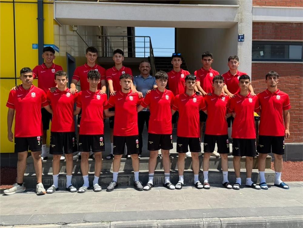 AKİB Başkanı Hızar’dan vefa örneği AKİB Başkanı Hızar’dan vefa örneği