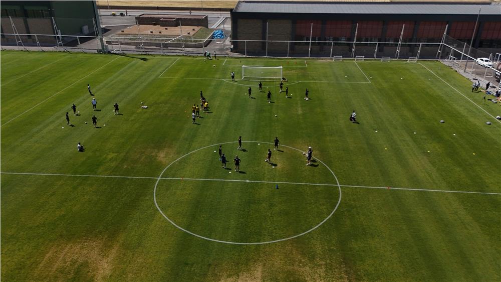 Futbol takımları, yeni sezon öncesi Erciyes Yüksek İrtifa Kamp Merkezi'nde buluşuyor Futbol takımları, yeni sezon öncesi Erciyes Yüksek İrtifa Kamp Merkezi'nde buluşuyor