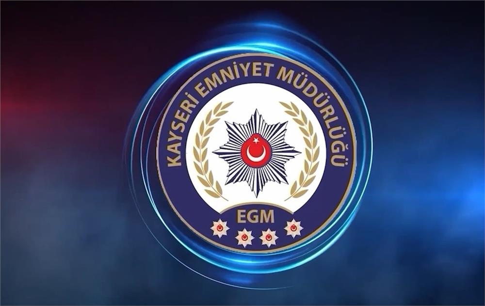 Köpek dövüştüren çocuklar yakalandı Köpek dövüştüren çocuklar yakalandı