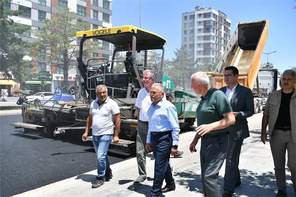 Büyükşehirden ulaşıma 1 milyar TL’yi aşan dev sıcak asfalt yatırımı