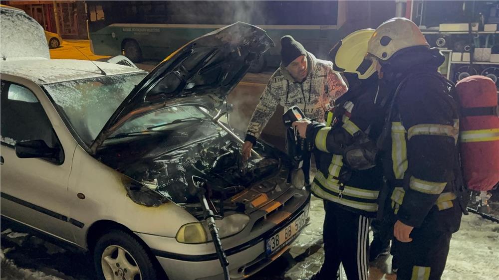 Oto tamircisinden yeni çıkardığı otomobili alev aldı