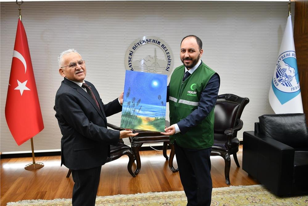 Başkan Büyükkılıç, Yeşilay Kayseri Şubesi