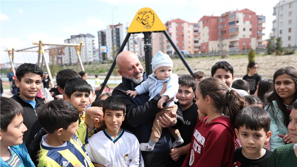 Başkan Çolakbayrakdar: Daha yeşil bir çevre, huzurlu bir yaşam inşa ediyoruz