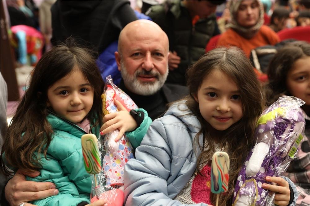 Çolakbayrakdar: En kıymetli hazinemiz çocuklarımızın gülümsemesidir