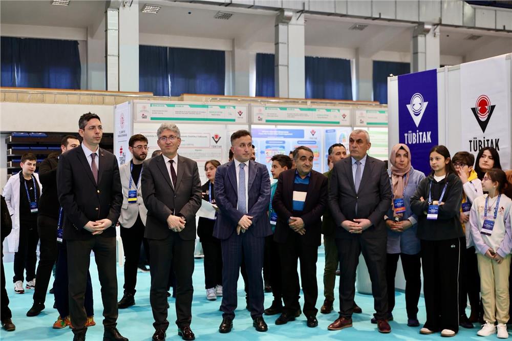 ERÜ’de 20. TÜBİTAK Ortaokul Öğrencileri Araştırma Projeleri Kayseri Bölge Yarışması Sergisi açıldı