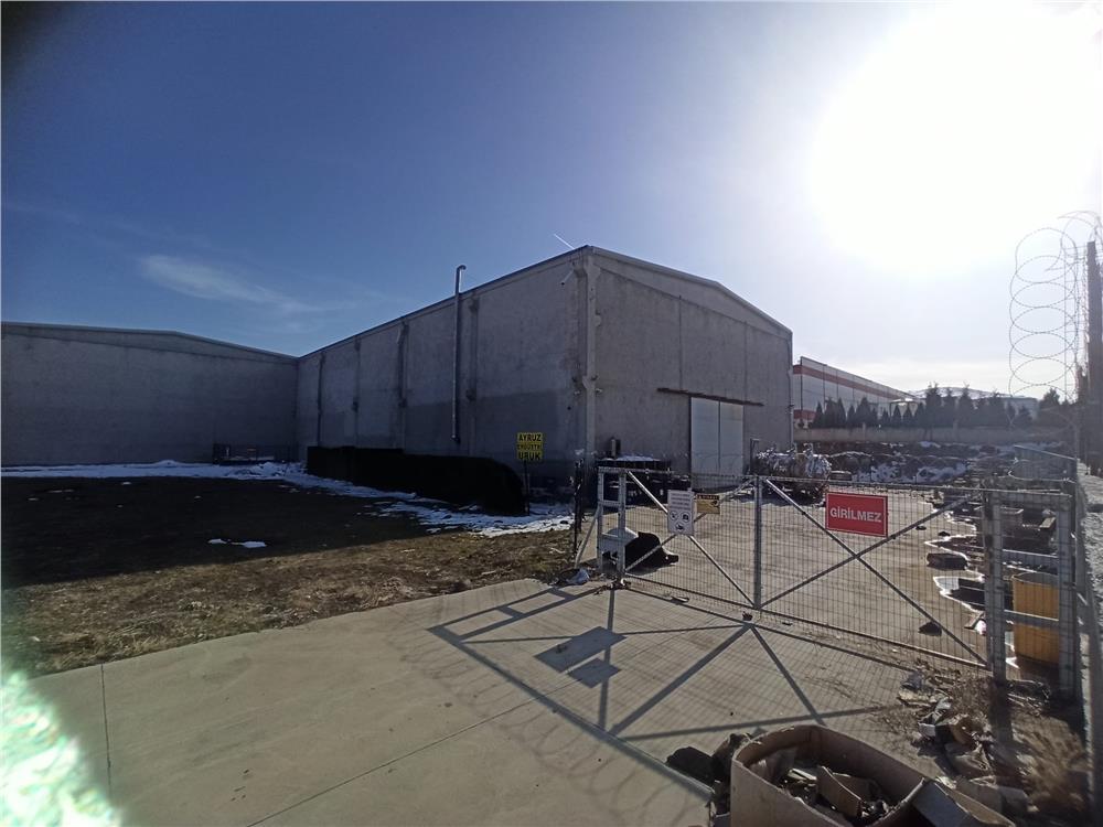 Fabrikada gaz tankı patladı: 4 işçi yaralandı