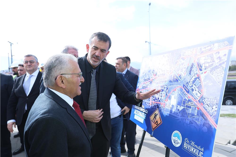 Kartal Kavşağı trafiğe kapanıyor