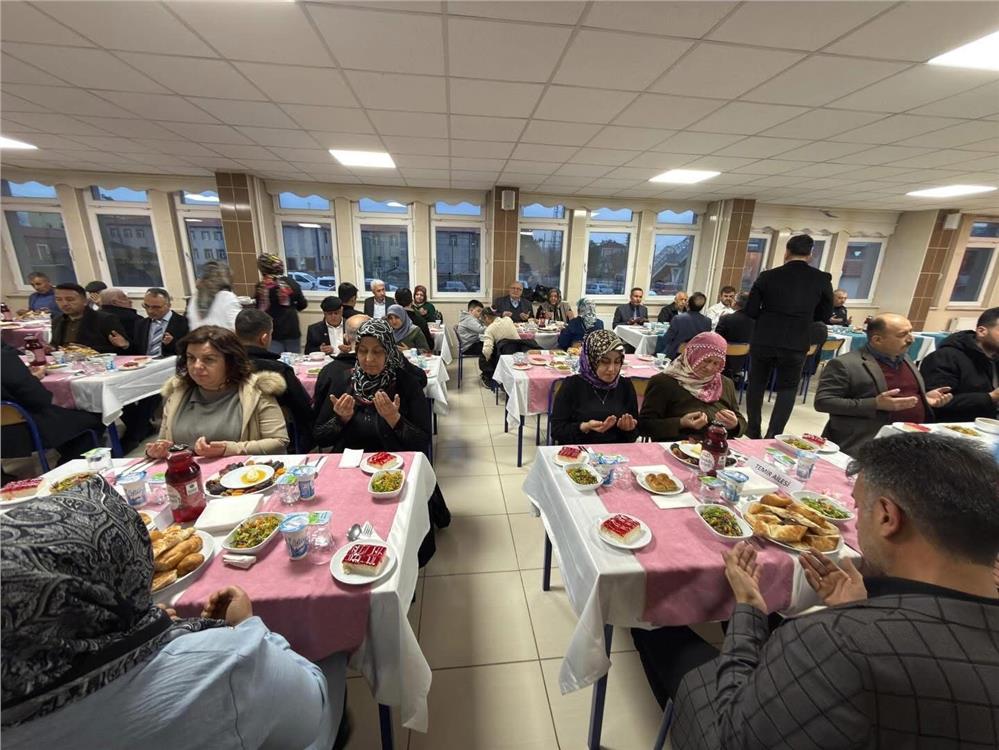 Tomarza'da şehit aileleri ve gaziler iftarda buluştu