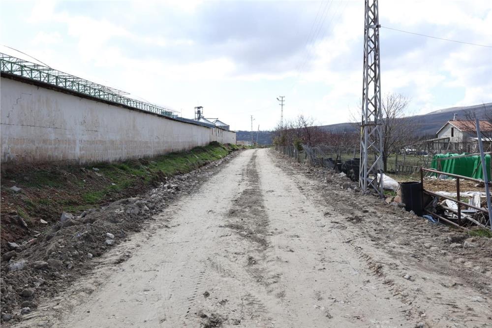 Gergeme Mahallesi’nde yol yapım çalışmaları sürüyor