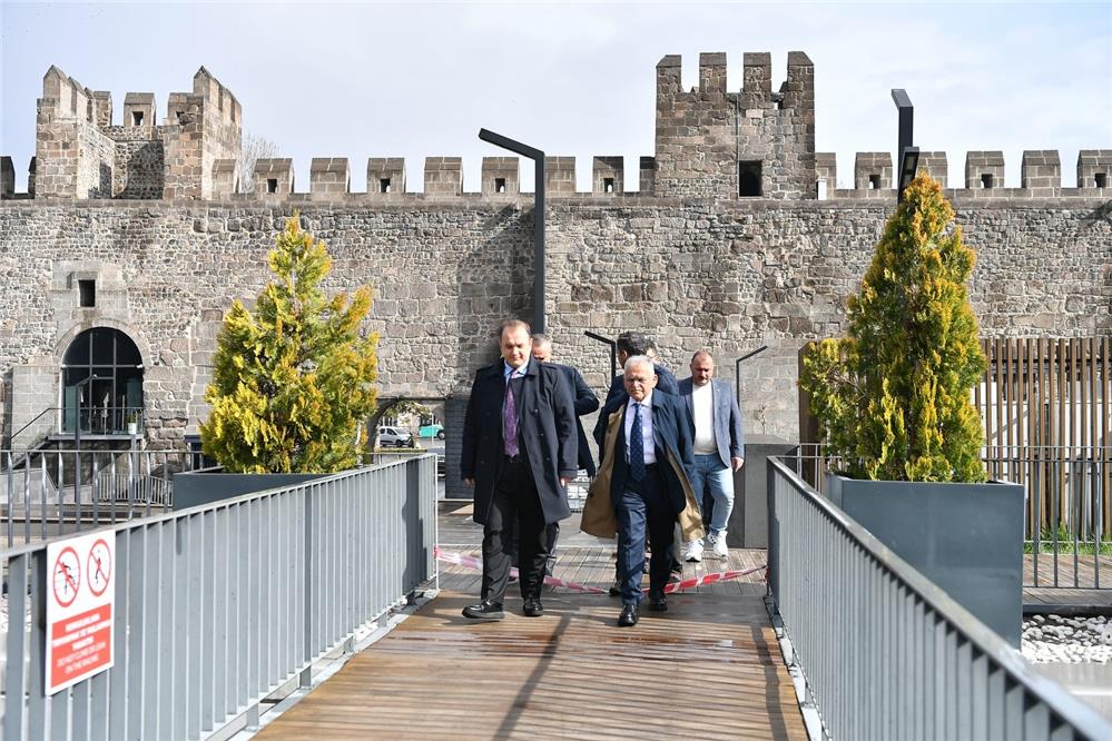 Mülhem Kayseri Mutfağı, tarihi Kayseri Kalesi