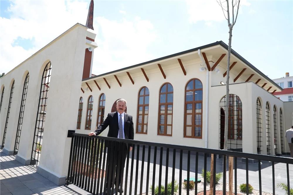 Selçuklu mahallesinin butik Hayrat Cami