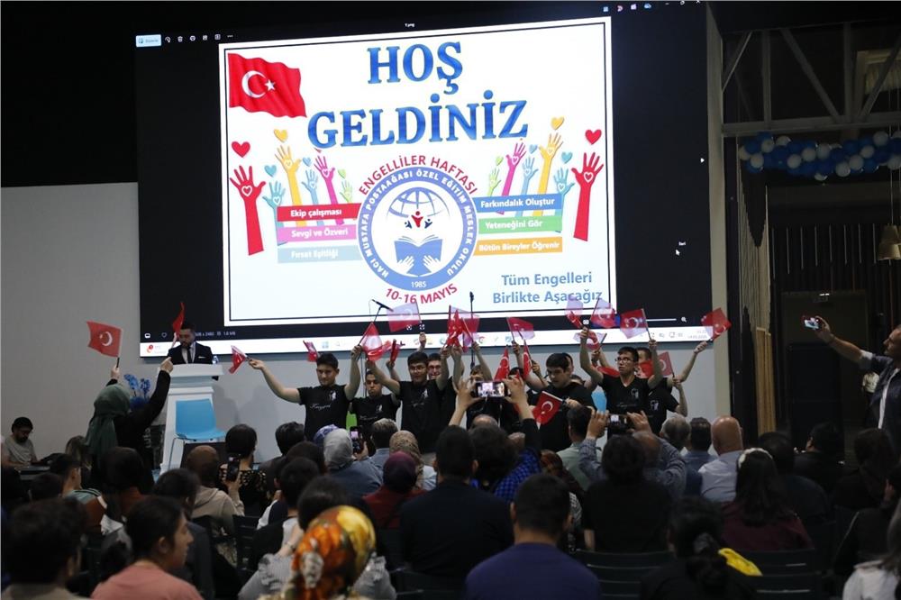 KUMSmall’da engeller değil yetenekler sahnedeydi