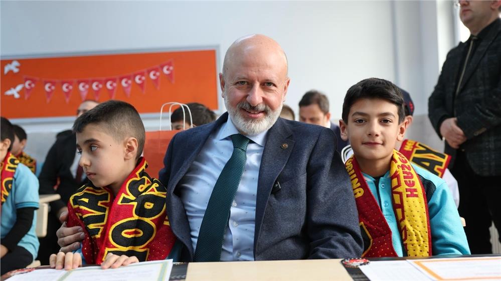 Çolakbayrakdar: Eğitimde de, sınavda da her zaman yanınızdayız
