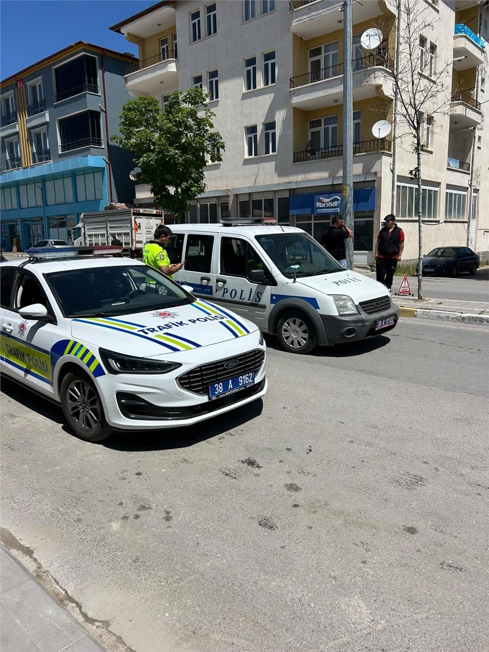 Kaza yapan motosiklet sürücüsü ağır yaralandı