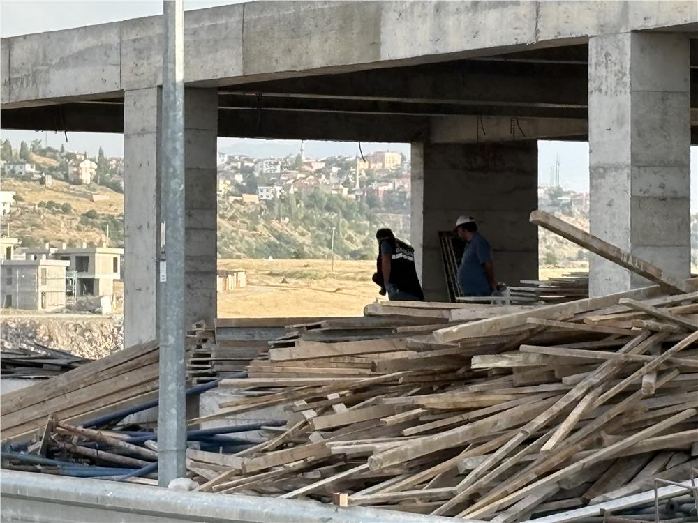 İnşaatta zemin kattan bodruma düşen işçi yaralandı