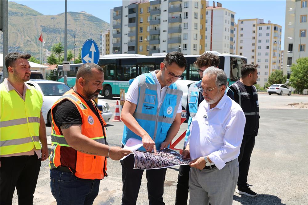 Talas'ta asfalt yılı hız kesmiyor: Sayer Caddesi yeni yüzüyle hizmette
