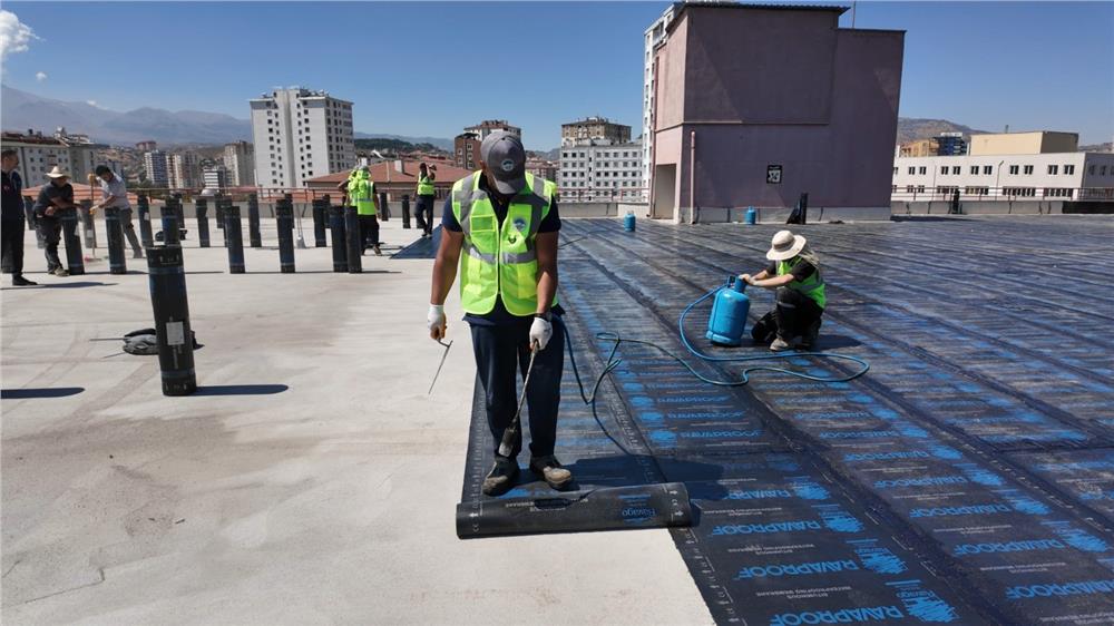 Bedesten katlı otopark çatısı yenileniyor