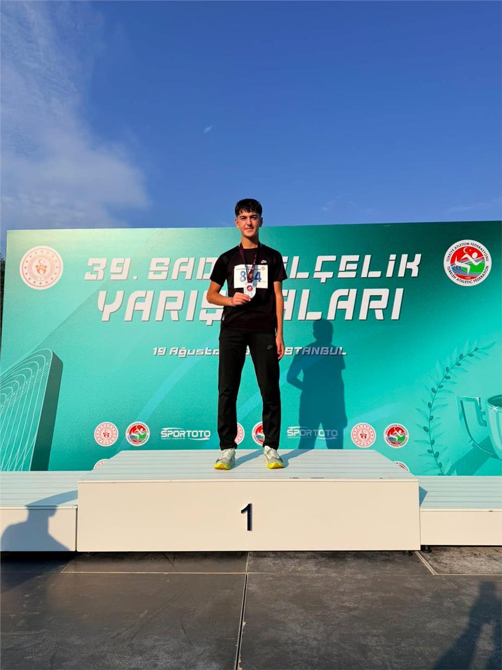 Berat İşler’den İstanbul’da çifte başarı