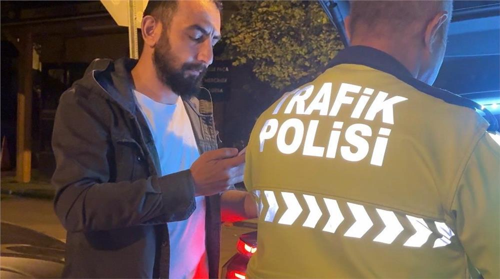 Alkollü yakalanan sürücü, ‘abartmayın’ diyerek çıkıştı