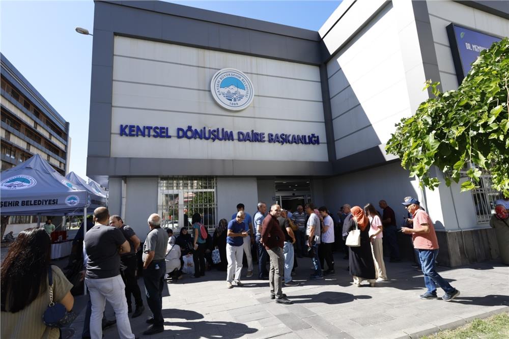 Başkan Büyükkılıç'ın yakından takip ettiği Sahabiye'de dönüşüm hız kesmeden sürüyor