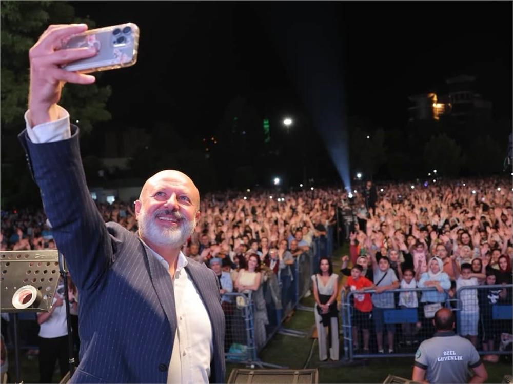 Çolakbayrakdar: 38 günlük organizasyonu belediye bütçesinden tek kuruş harcamadan gerçekleştirdik