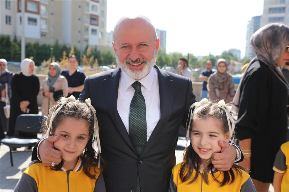 Çolakbayrakdar: Büyük ve güçlü Türkiye’nin geleceğini inşa edecek nesiller yetiştiriyoruz