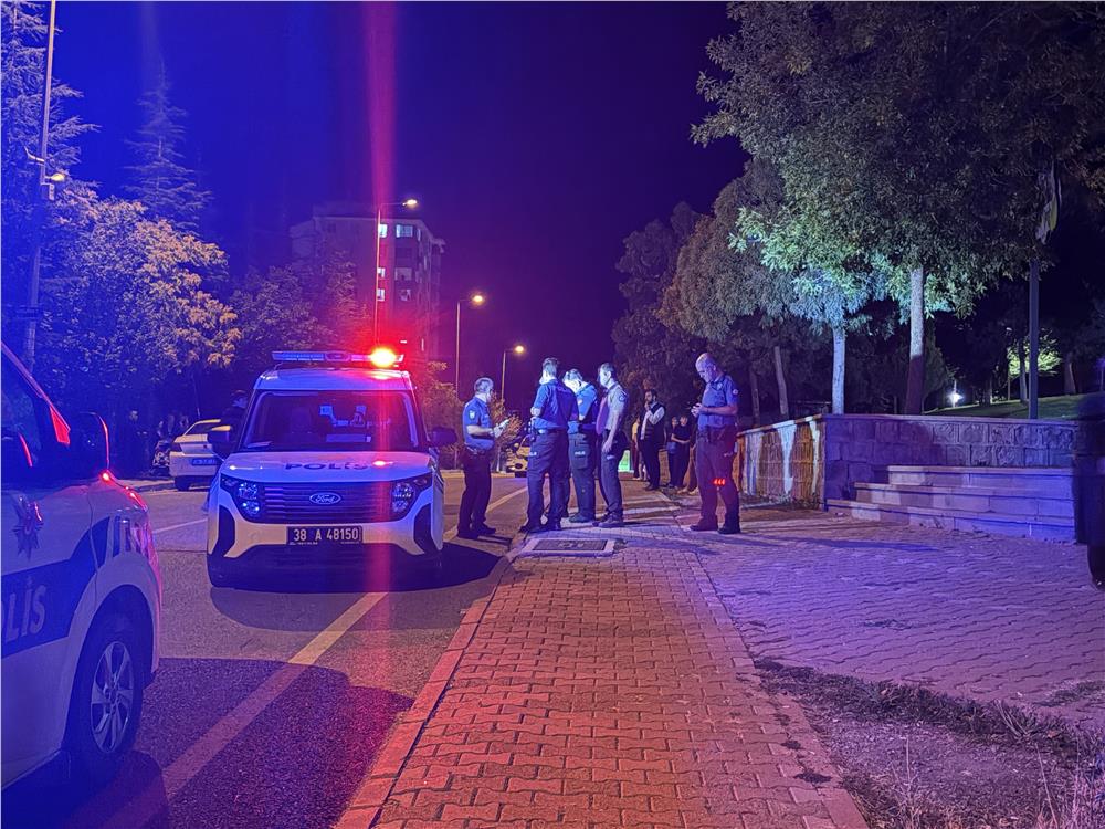 Kayseri’de parkta çocuklar arasında bıçaklı kavga: 1’i ağır 3 yaralı