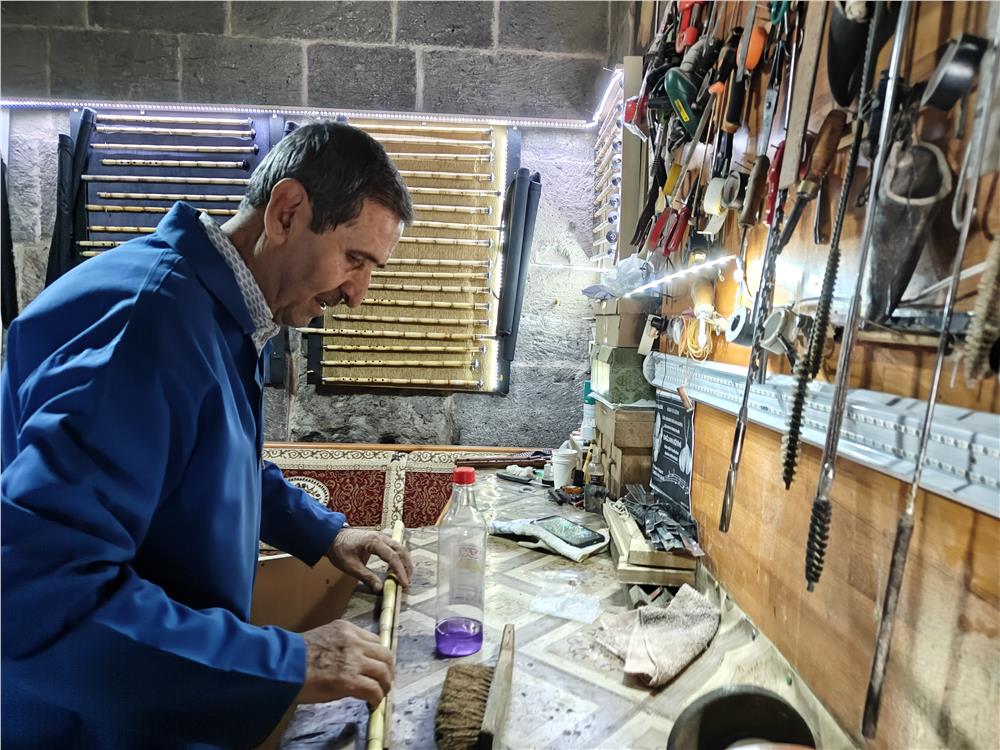 Ney aşkı emekli öğretmeni usta yaptı