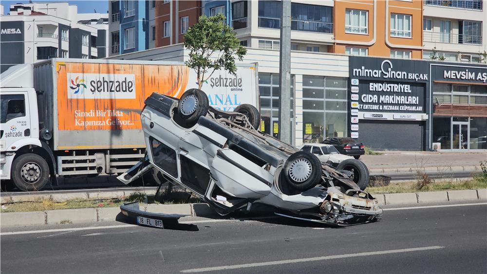 Takla atan otomobilden burnu bile kanamadan çıktı