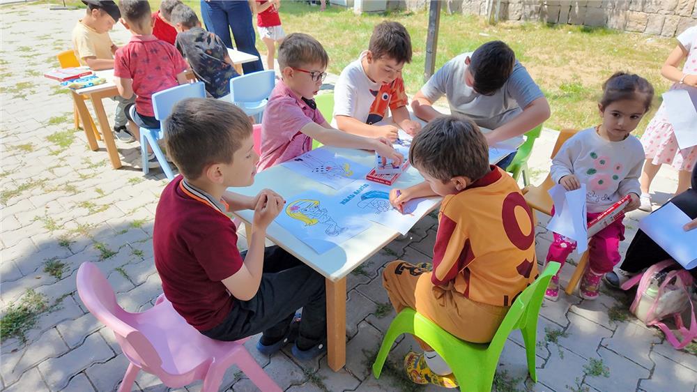 Talas’ta çocuklar kitapla, büyükler beyaz masa ile buluştu