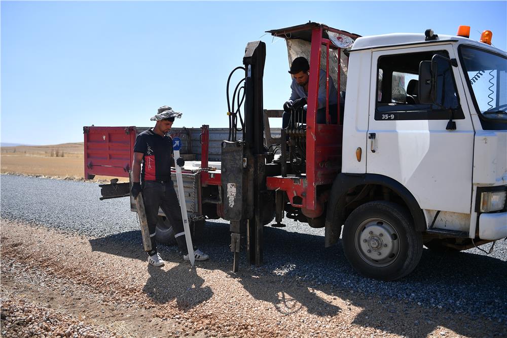 Büyükşehir’den kış öncesi kırsal yollarda güvenlik mesaisi