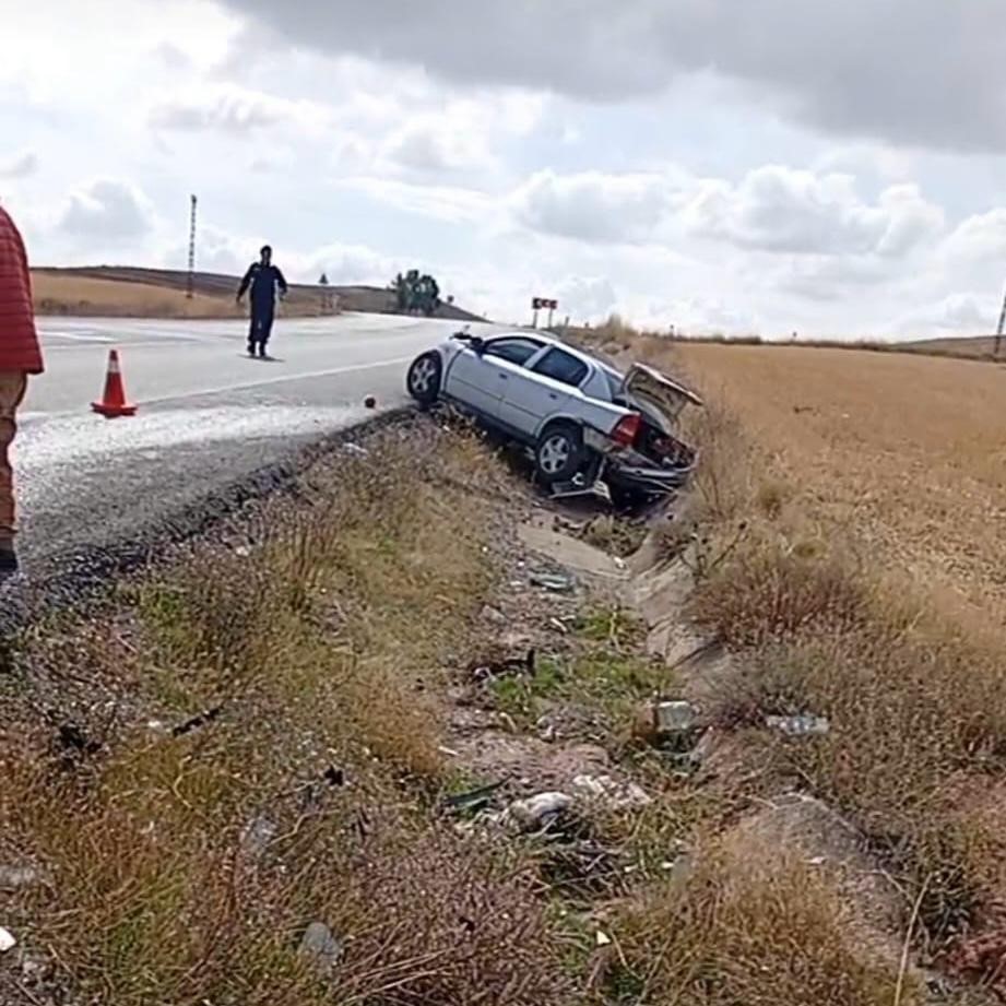 Kayseri’de hafif ticari araçla otomobil çarpıştı: 1 ölü, 3 yaralı