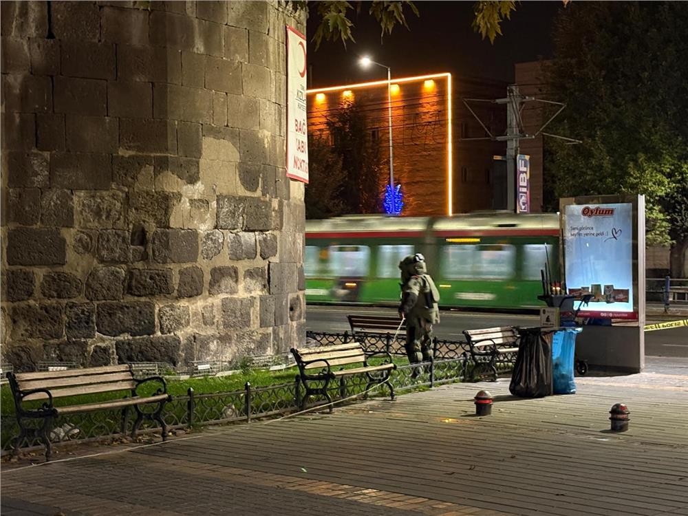 Kayseri’de şüpheli çanta fünye ile patlatıldı