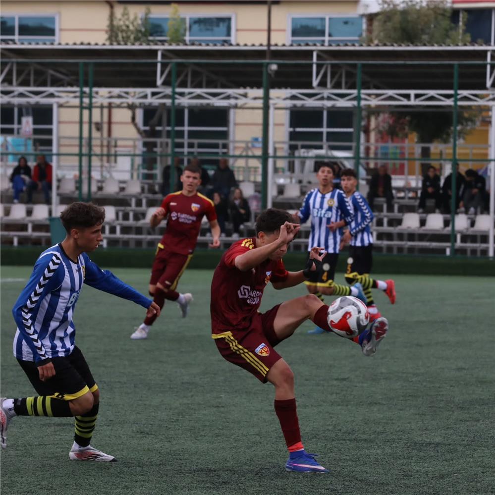 Kayserispor U19 4’de 4 yaptı